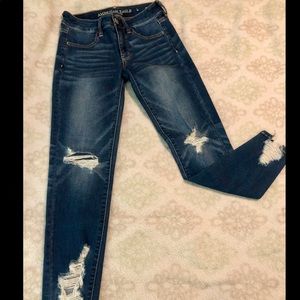 SOLD** AEO Cropped Jeans